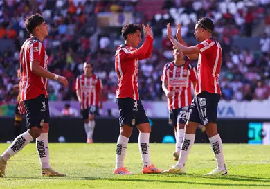 Chivas escala y América mantiene el liderato Chivas escala y América mantiene el liderato
