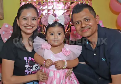 Aylin festeja su segundo año de vida
