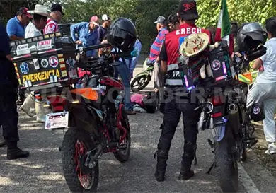 Chocan motocicletas por presunta invasión de carril Chocan motocicletas por presunta invasión de carril