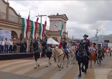 Con desfile celebran el Día del Charro