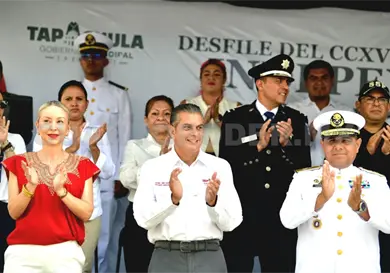 Encabeza Melgar desfile por la Independencia