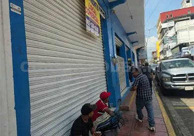 Cierran negocios ante la falta de turistas
