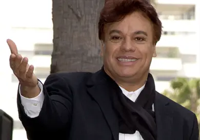 Preparan película de Juan Gabriel