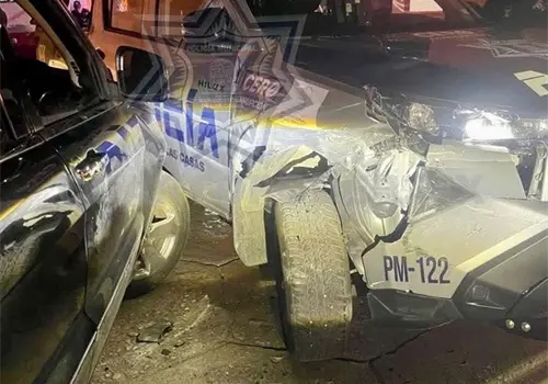 Trata de huir e impacta contra tres patrullas