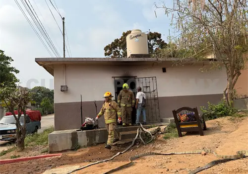 Acaba con quemaduras en incendio de vivienda Acaba con quemaduras en incendio de vivienda