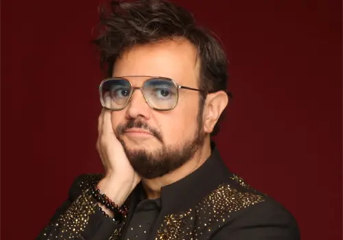 Invitan a Syntek a la Universidad del Perreo