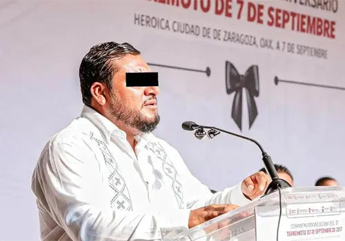 Detienen a alcalde por presuntos nexos con delincuencia