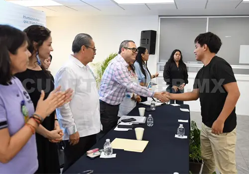 Dan atención integral a comunidad estudiantil