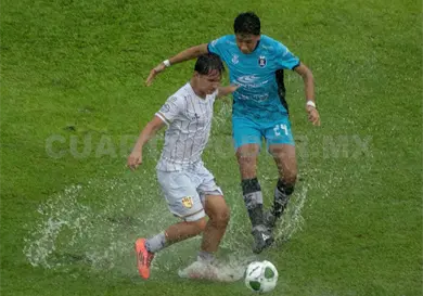 Tapachula vence a Dragones bajo un diluvio