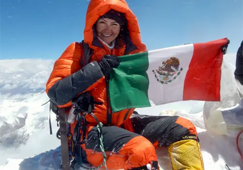 Alpinista mexicana completa grandes hitos de escalada Alpinista mexicana completa grandes hitos de escalada