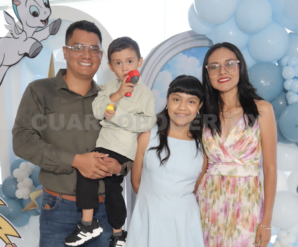 Humberto Manuel recibe el bautismo