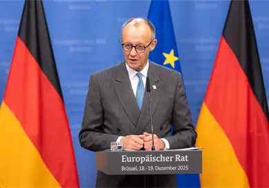 Pide Friedrich Merz a Putin poner fin a la guerra