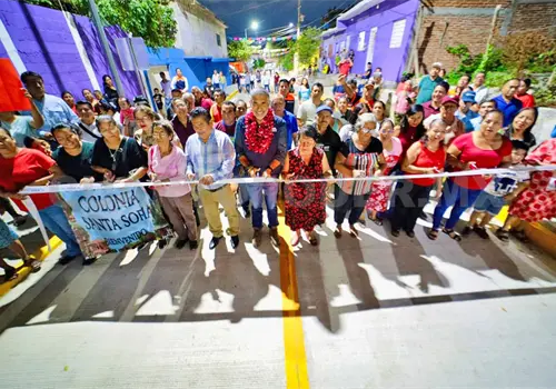 Llevan Calles Felices a la Democrática