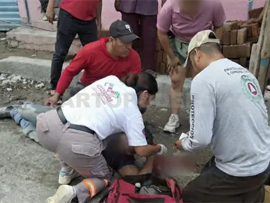 Se desploma albañil desde planta alta Se desploma albañil desde planta alta