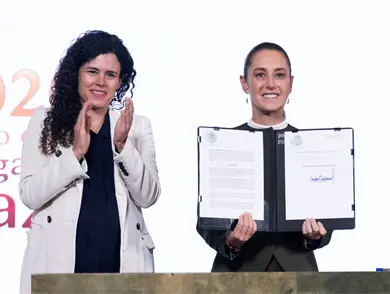 Firman decreto para proteger a menores en plataformas