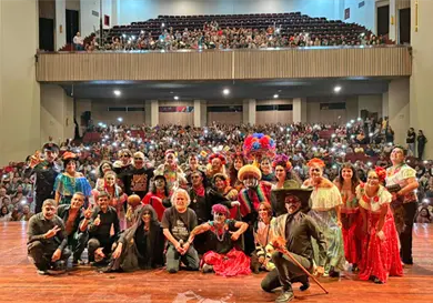 El conde Drácula salta al escenario