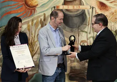 Villoro pide más para ciencia y cultura