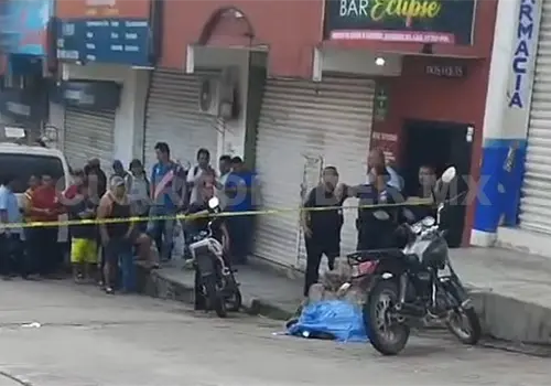 Riña frente a un bar termina con un muerto