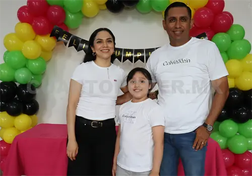 Valentina festeja 8 años de vida