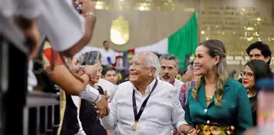 Imponen Medalla al Mérito Cívico a Joel Padrón Imponen Medalla al Mérito Cívico a Joel Padrón