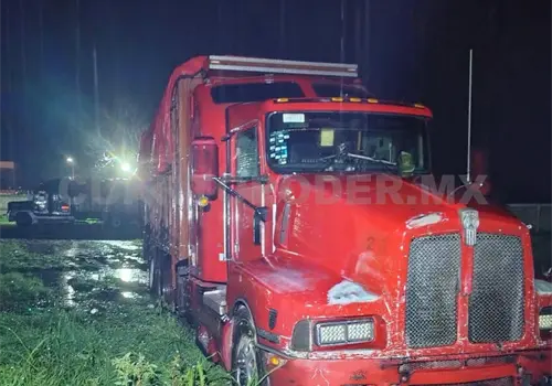 Recuperan tráiler robado y agarran a diez implicados