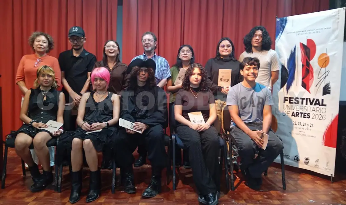Plaquette que fusiona diálogo poético y dibujo se presentó en festival de artes. Jacob Pérez-Toledo / CP