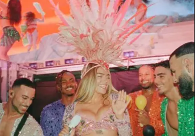 Karol G en polémica por vestuario