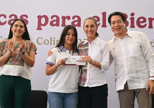 Apoyo permite que entren a prepa 400 mil jóvenes