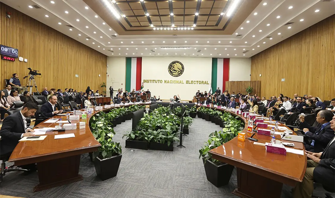 Guadalupe Taddei se reunió con los consejeros electorales. Cortesía