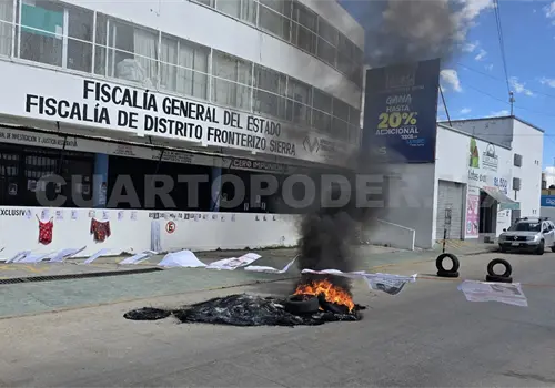 Bloquean bulevar de Comitán para exigir justicia Bloquean bulevar de Comitán para exigir justicia