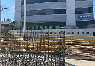 Refuerzan con acero el puente del libramiento sur