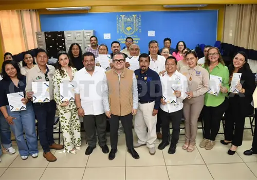 Entregan recategorizaciones a docentes