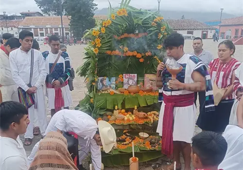 Realizan altares normalistas de la Canek Realizan altares normalistas de la Canek