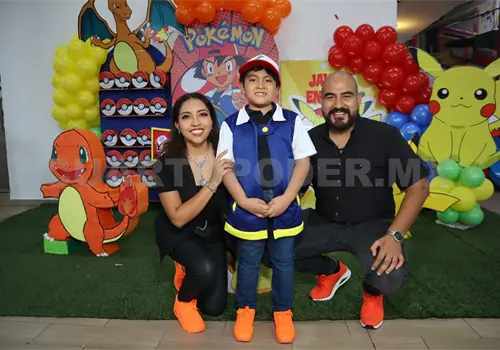Javier Enrique atrapa pokemones