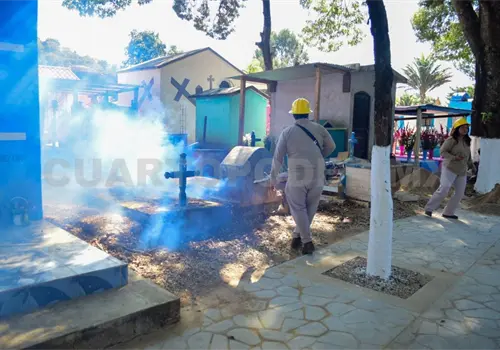 Fumigan pante&oacute;n municipal de Teopisca